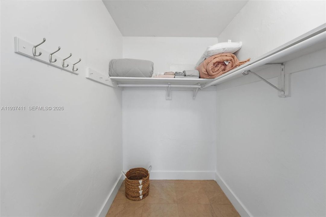 出租: $3,495 (2 贝兹, 1 浴室, 1566 平方英尺)