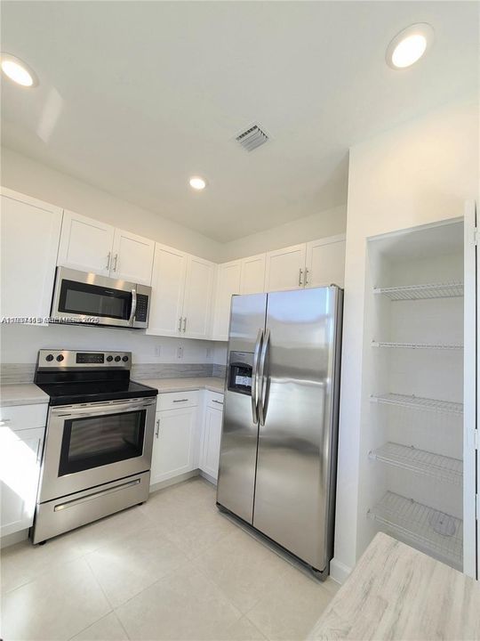 В аренду: $2,700 (3 спален, 2 ванн, 1441 Квадратных фут)