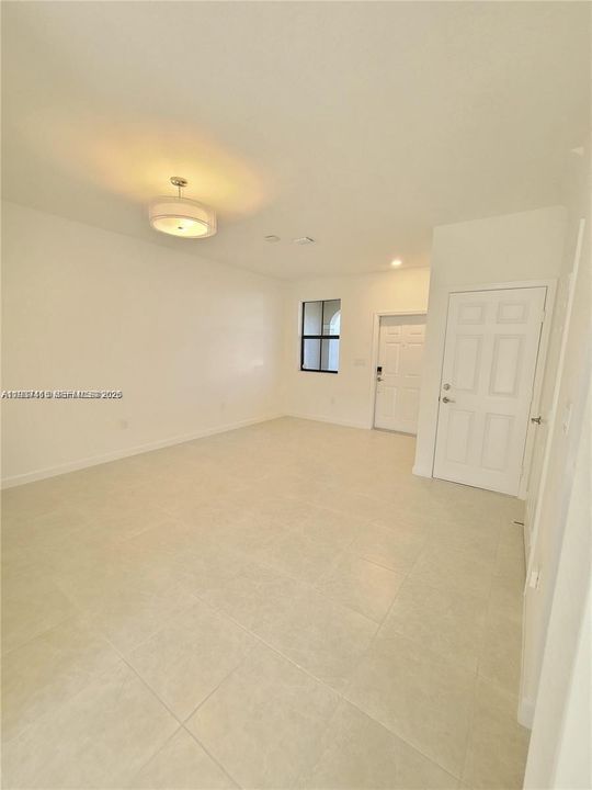 В аренду: $2,700 (3 спален, 2 ванн, 1441 Квадратных фут)