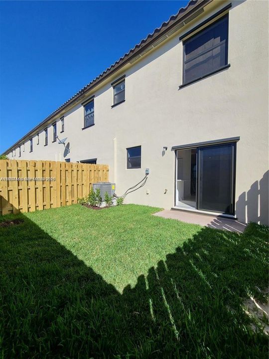 В аренду: $2,700 (3 спален, 2 ванн, 1441 Квадратных фут)