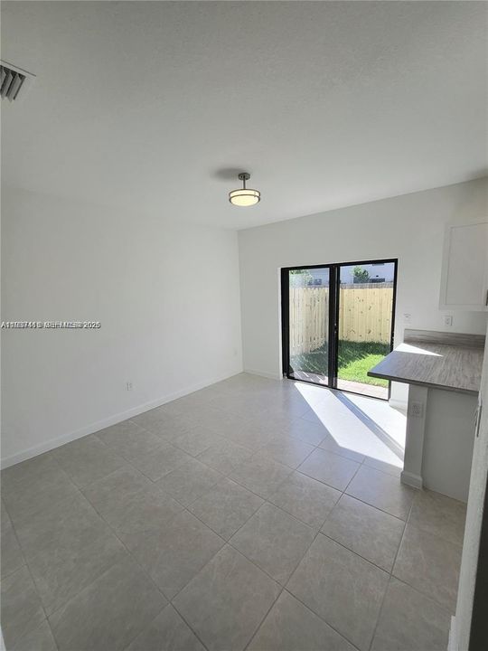 В аренду: $2,700 (3 спален, 2 ванн, 1441 Квадратных фут)