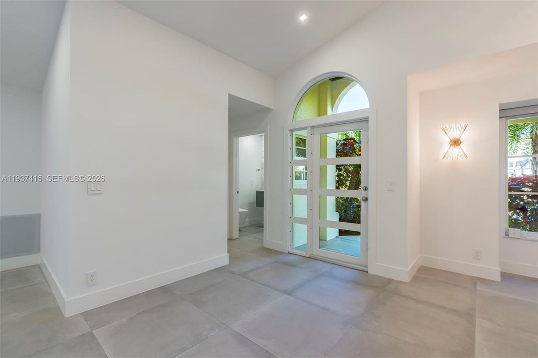 En Venta: $1,175,000 (3 camas, 2 baños, 2353 Pies cuadrados)
