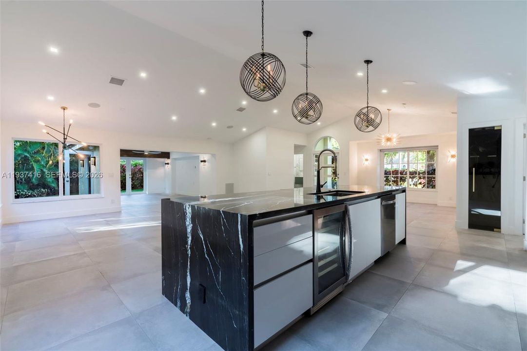 En Venta: $1,175,000 (3 camas, 2 baños, 2353 Pies cuadrados)