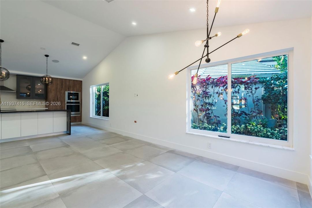 En Venta: $1,175,000 (3 camas, 2 baños, 2353 Pies cuadrados)