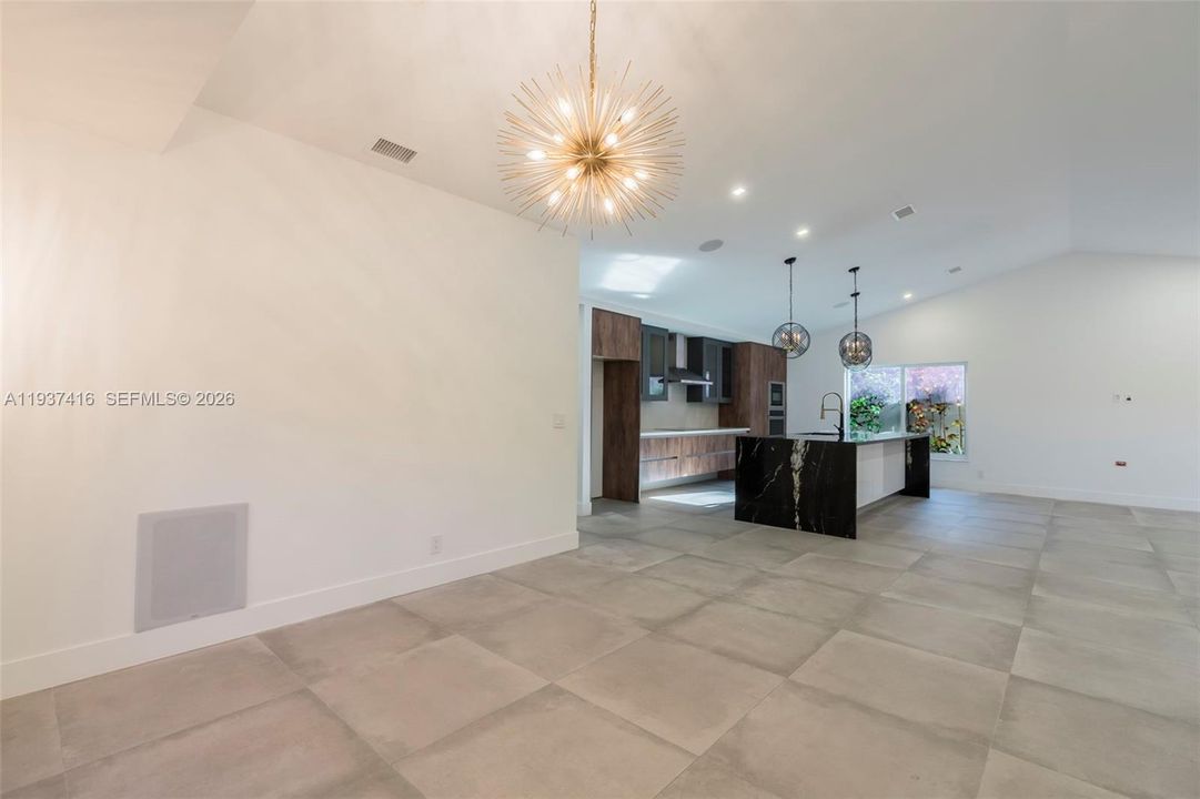 En Venta: $1,175,000 (3 camas, 2 baños, 2353 Pies cuadrados)