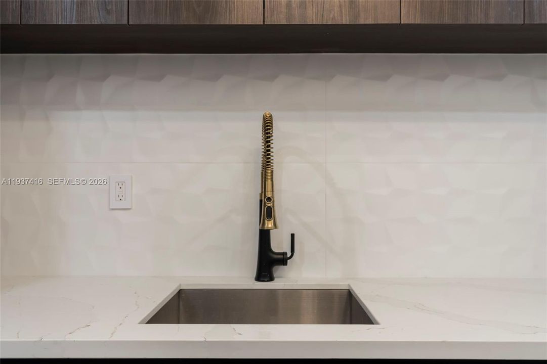 En Venta: $1,175,000 (3 camas, 2 baños, 2353 Pies cuadrados)