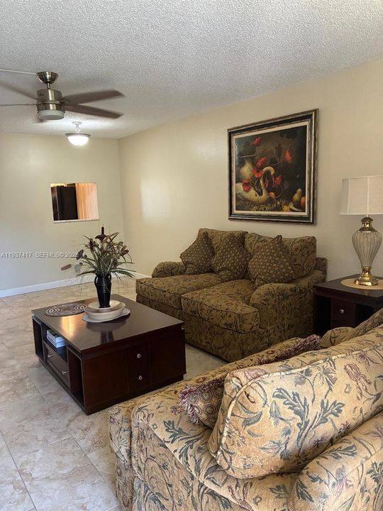 待售: $160,000 (2 贝兹, 2 浴室, 850 平方英尺)