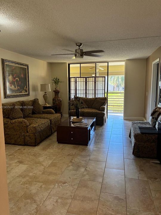 待售: $160,000 (2 贝兹, 2 浴室, 850 平方英尺)