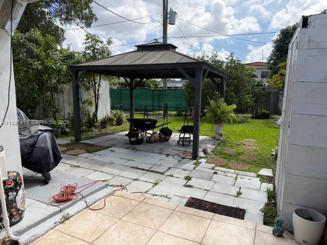 En Venta: $495,000 (4 camas, 2 baños, 1502 Pies cuadrados)