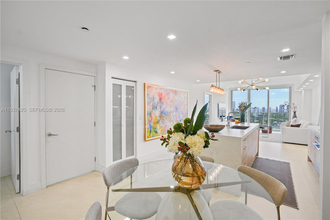 В аренду: $4,500 (2 спален, 2 ванн, 1119 Квадратных фут)