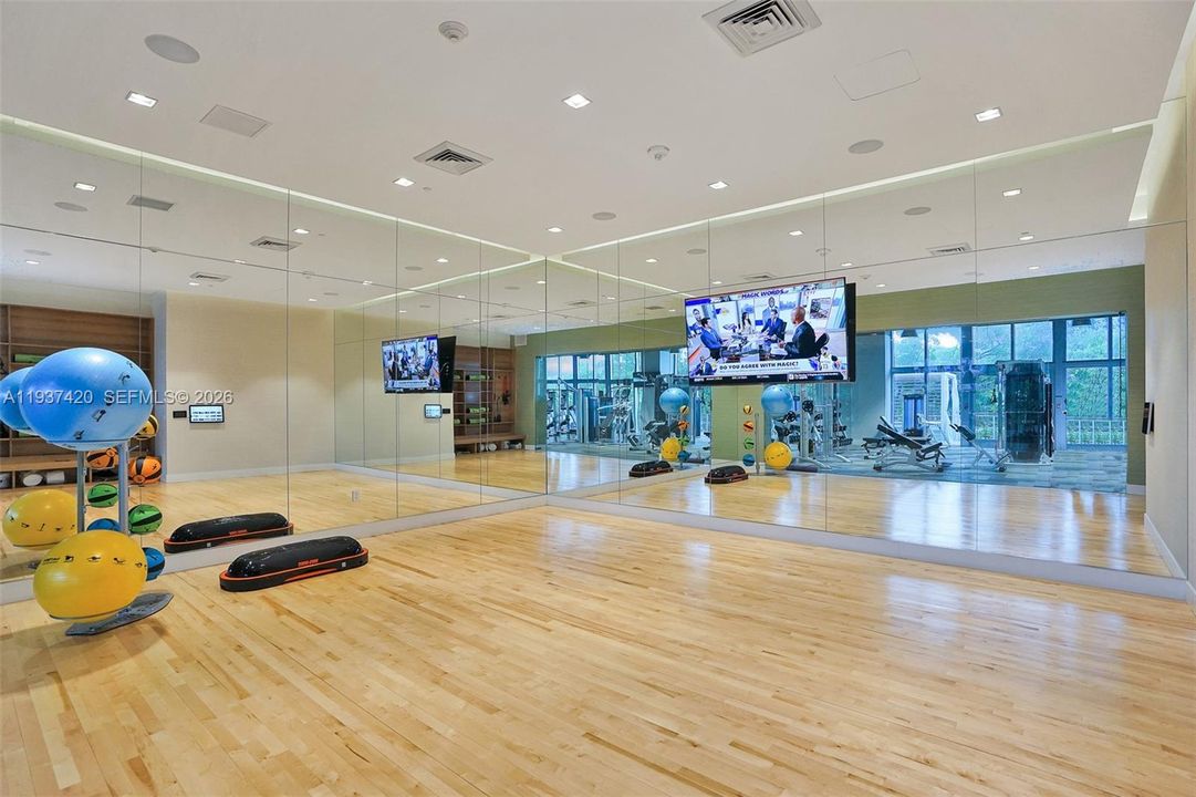 В аренду: $4,500 (2 спален, 2 ванн, 1119 Квадратных фут)