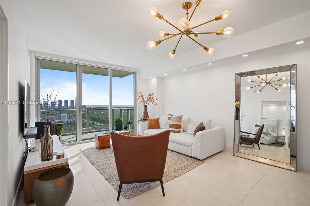 В аренду: $4,500 (2 спален, 2 ванн, 1119 Квадратных фут)