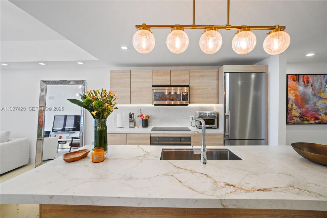 В аренду: $4,500 (2 спален, 2 ванн, 1119 Квадратных фут)