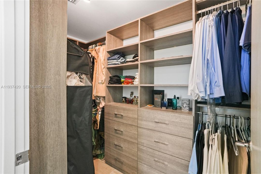 В аренду: $4,500 (2 спален, 2 ванн, 1119 Квадратных фут)