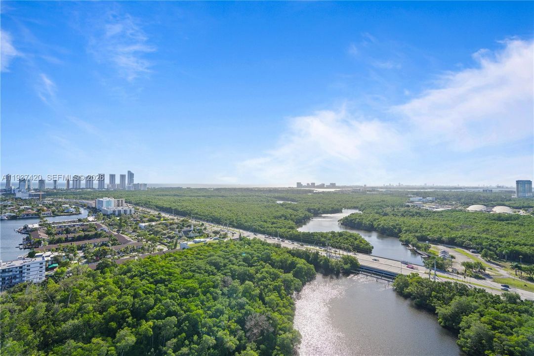 В аренду: $4,500 (2 спален, 2 ванн, 1119 Квадратных фут)