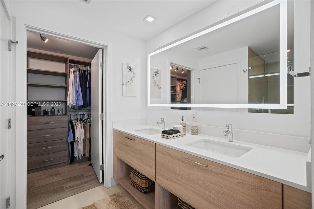 В аренду: $4,500 (2 спален, 2 ванн, 1119 Квадратных фут)