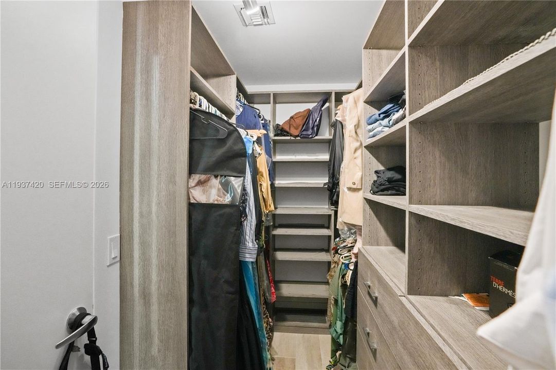 В аренду: $4,500 (2 спален, 2 ванн, 1119 Квадратных фут)