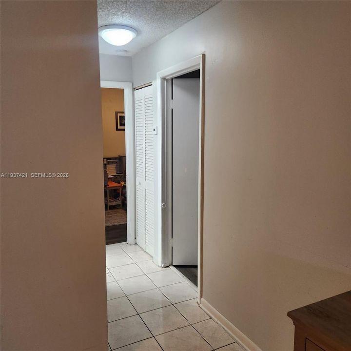 En Renta: $3,395 (3 camas, 2 baños, 1243 Pies cuadrados)