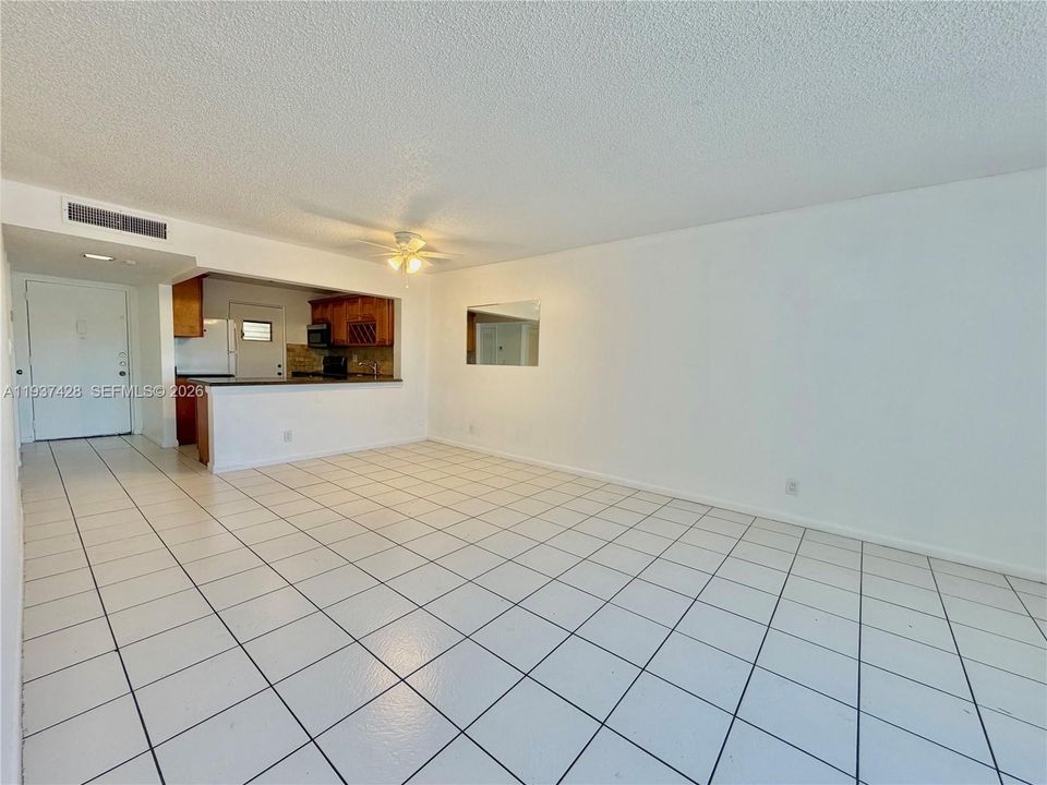 En Renta: $1,850 (2 camas, 2 baños, 1100 Pies cuadrados)