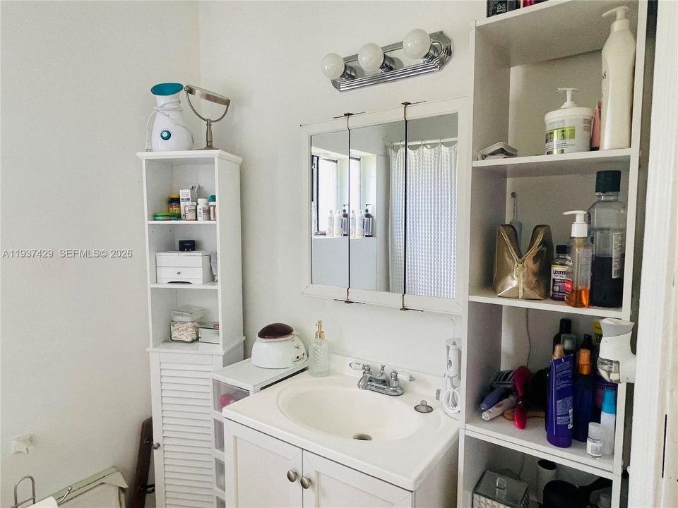 На продажу: $595,000 (3 спален, 2 ванн, 1394 Квадратных фут)