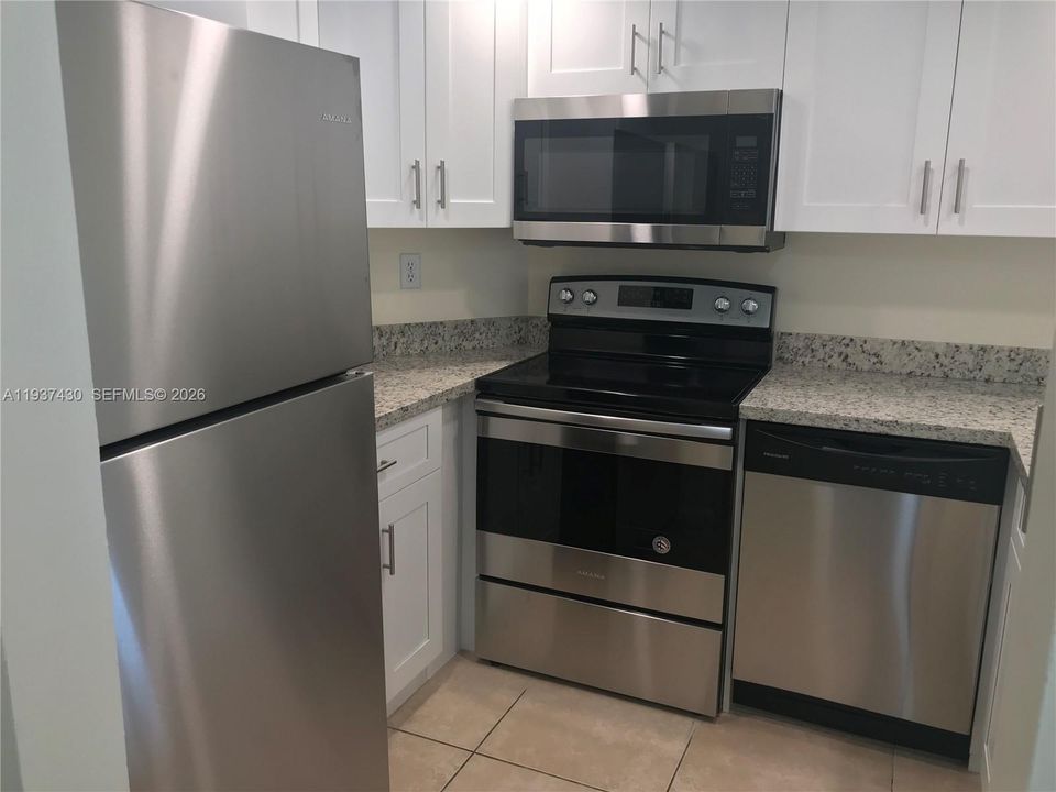 出租: $1,790 (1 贝兹, 1 浴室, 740 平方英尺)