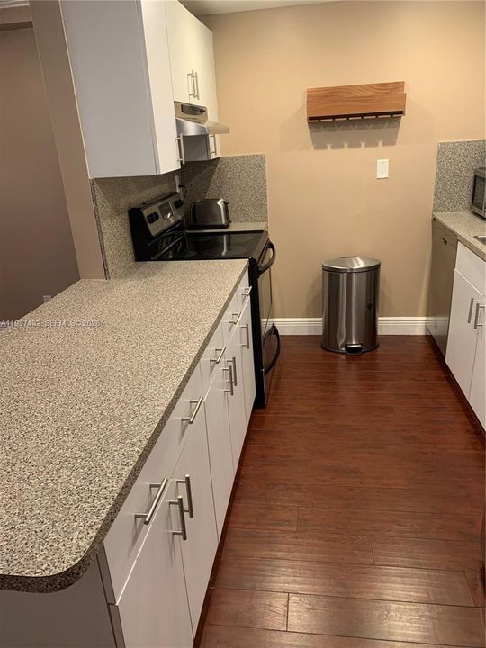 В аренду: $2,900 (2 спален, 2 ванн, 1007 Квадратных фут)