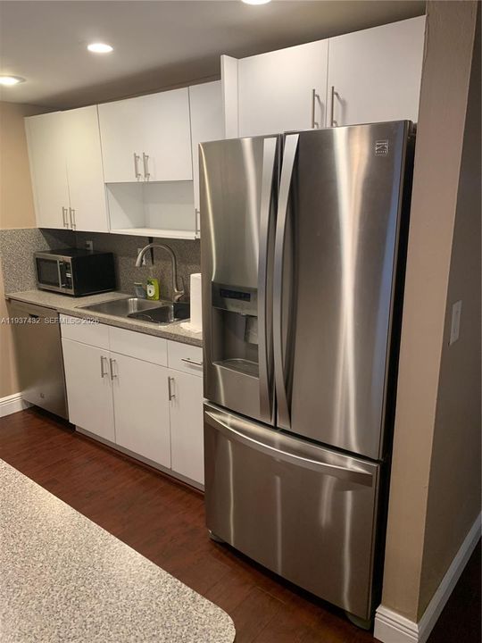 В аренду: $2,900 (2 спален, 2 ванн, 1007 Квадратных фут)