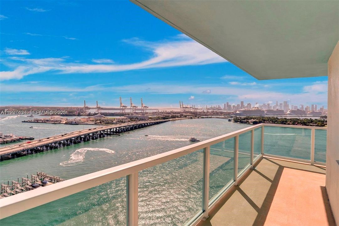 Activo con contrato: $6,500 (2 camas, 2 baños, 1147 Pies cuadrados)