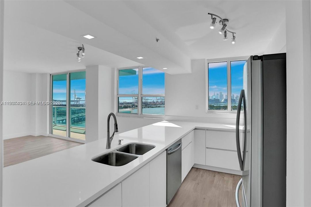 Activo con contrato: $6,500 (2 camas, 2 baños, 1147 Pies cuadrados)