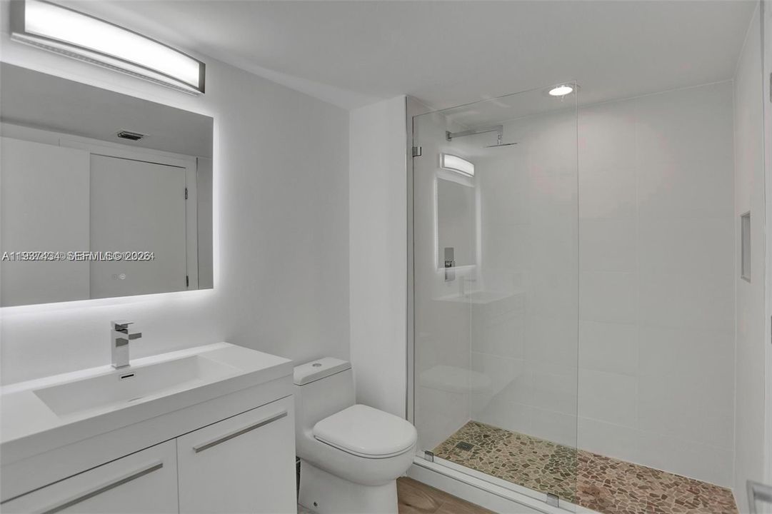 Activo con contrato: $6,500 (2 camas, 2 baños, 1147 Pies cuadrados)