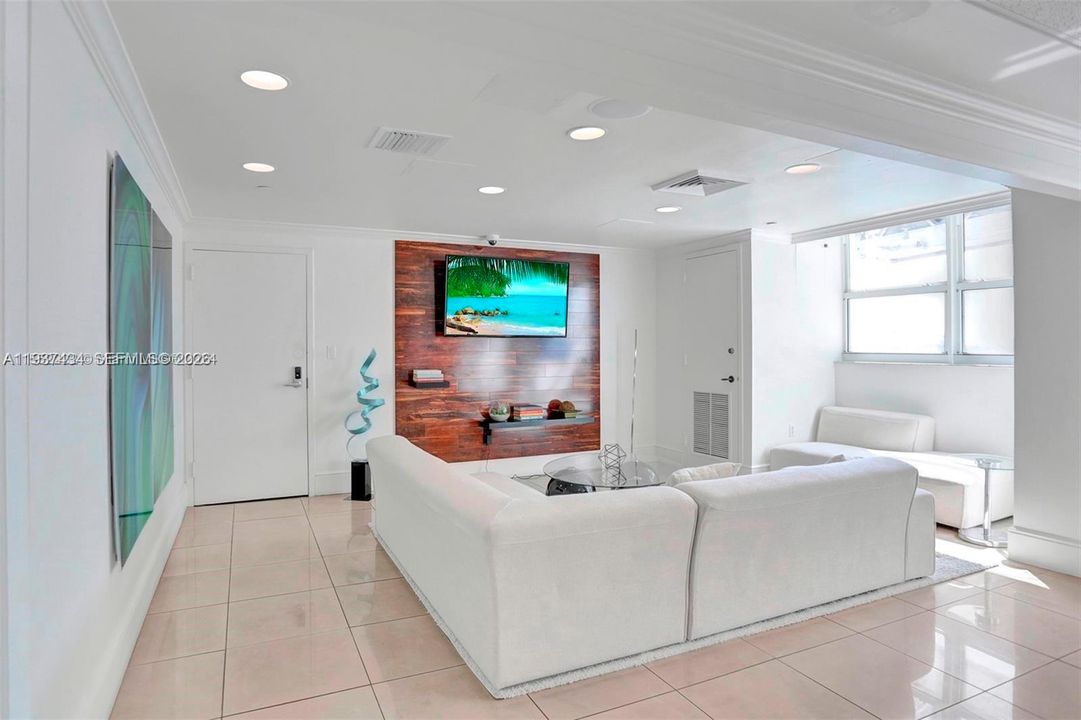 Activo con contrato: $6,500 (2 camas, 2 baños, 1147 Pies cuadrados)