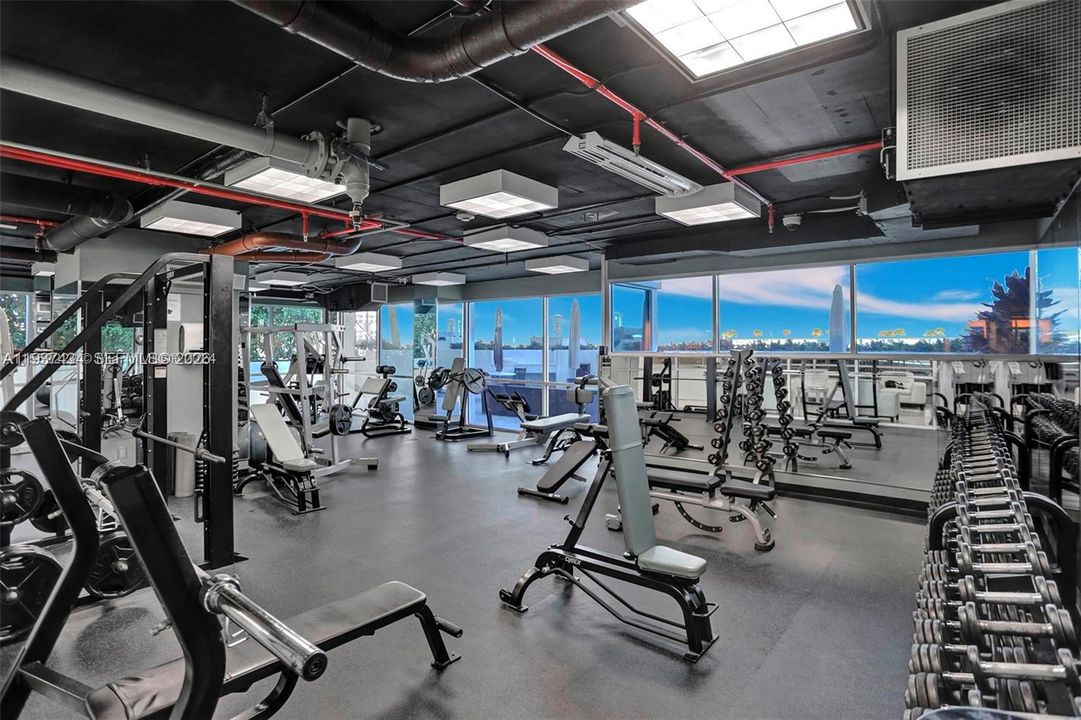 Activo con contrato: $6,500 (2 camas, 2 baños, 1147 Pies cuadrados)