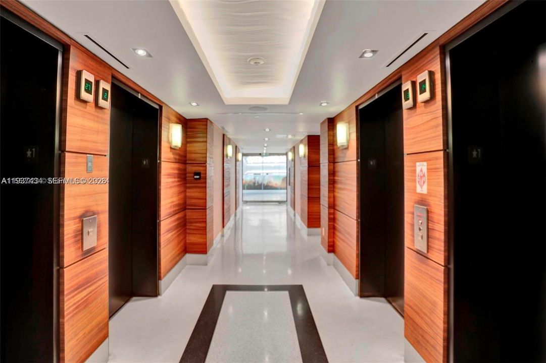 Activo con contrato: $6,500 (2 camas, 2 baños, 1147 Pies cuadrados)