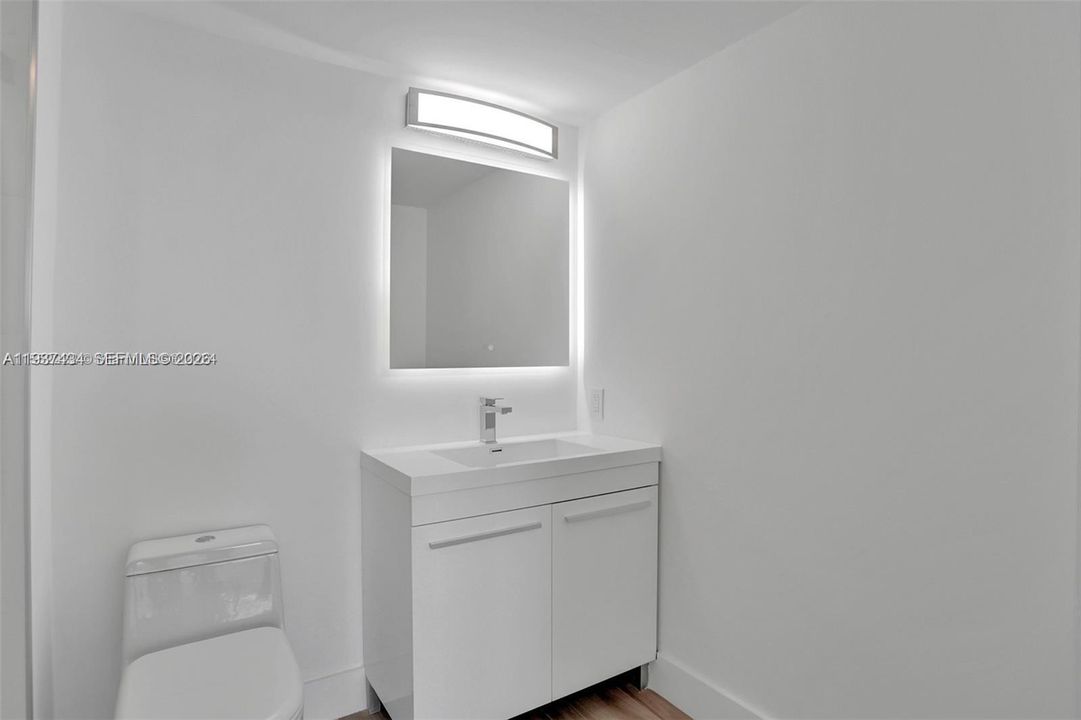 Activo con contrato: $6,500 (2 camas, 2 baños, 1147 Pies cuadrados)