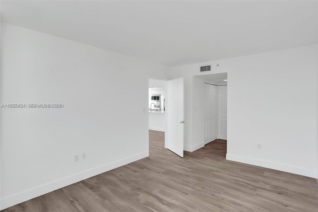 Activo con contrato: $6,500 (2 camas, 2 baños, 1147 Pies cuadrados)