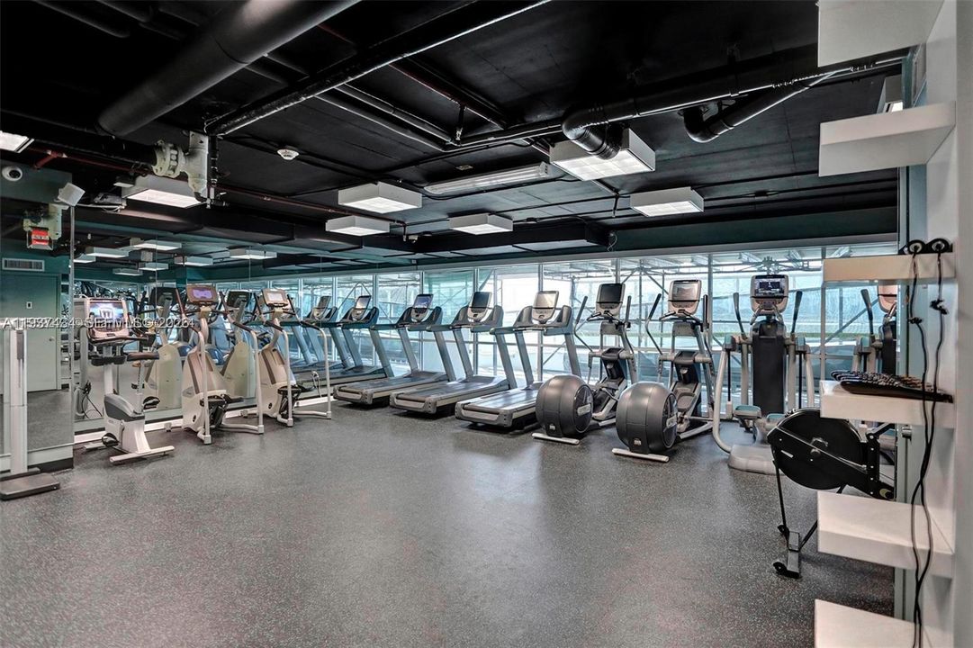 Activo con contrato: $6,500 (2 camas, 2 baños, 1147 Pies cuadrados)