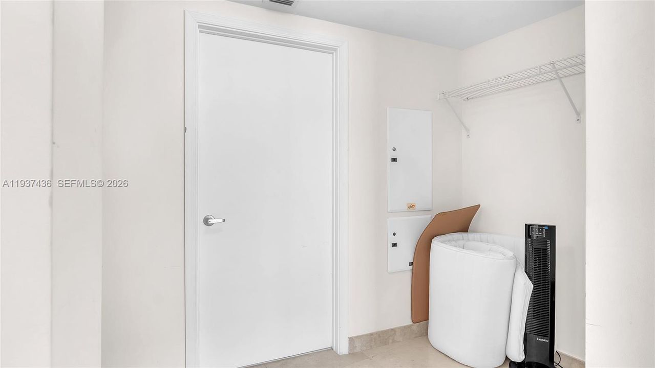 出租: $3,500 (1 贝兹, 1 浴室, 791 平方英尺)