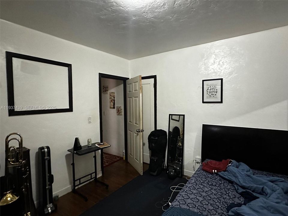 合同活跃: $370,000 (2 贝兹, 1 浴室, 1184 平方英尺)