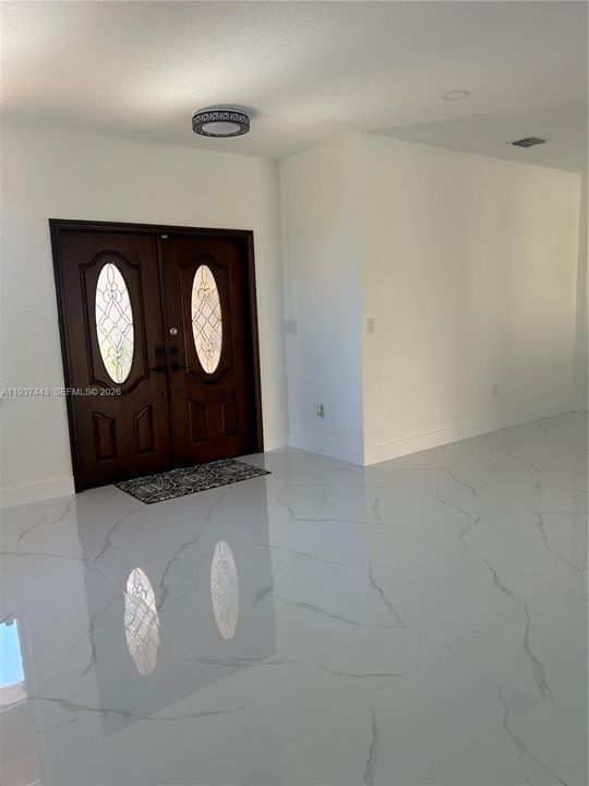 En Venta: $659,900 (3 camas, 2 baños, 1705 Pies cuadrados)