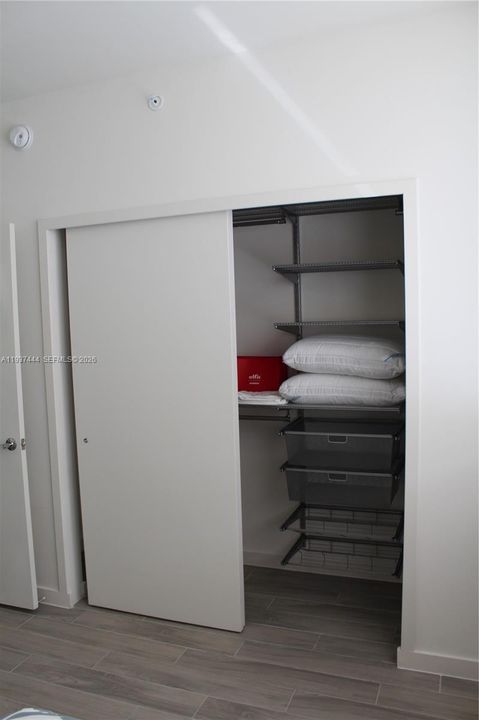 For Rent: $5,900 (3 beds, 2 baths, 1438 Square Feet)