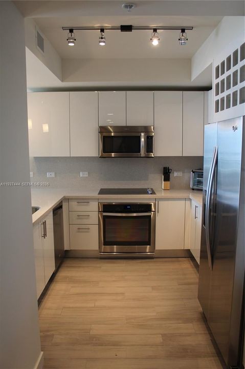 For Rent: $5,900 (3 beds, 2 baths, 1438 Square Feet)