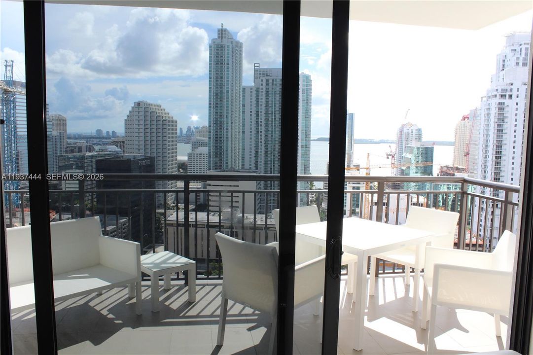 For Rent: $5,900 (3 beds, 2 baths, 1438 Square Feet)