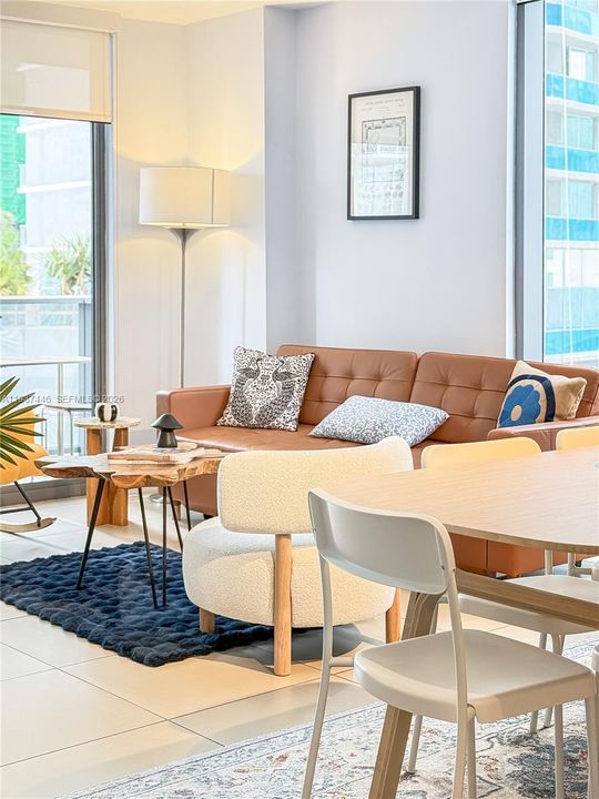 For Rent: $4,900 (2 beds, 2 baths, 842 Square Feet)