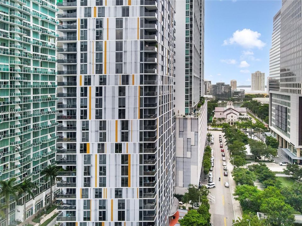 For Rent: $4,900 (2 beds, 2 baths, 842 Square Feet)