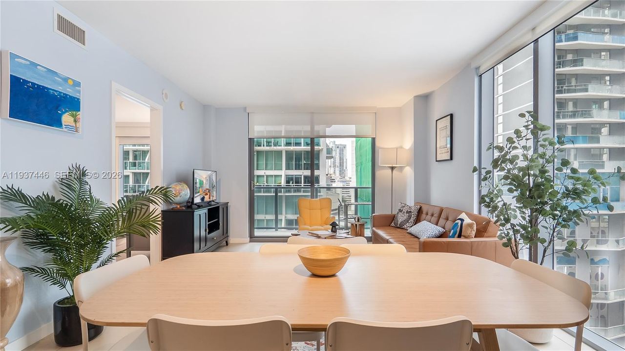 For Rent: $4,900 (2 beds, 2 baths, 842 Square Feet)