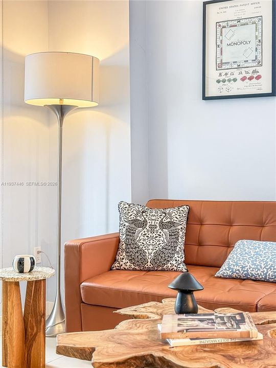 For Rent: $4,900 (2 beds, 2 baths, 842 Square Feet)