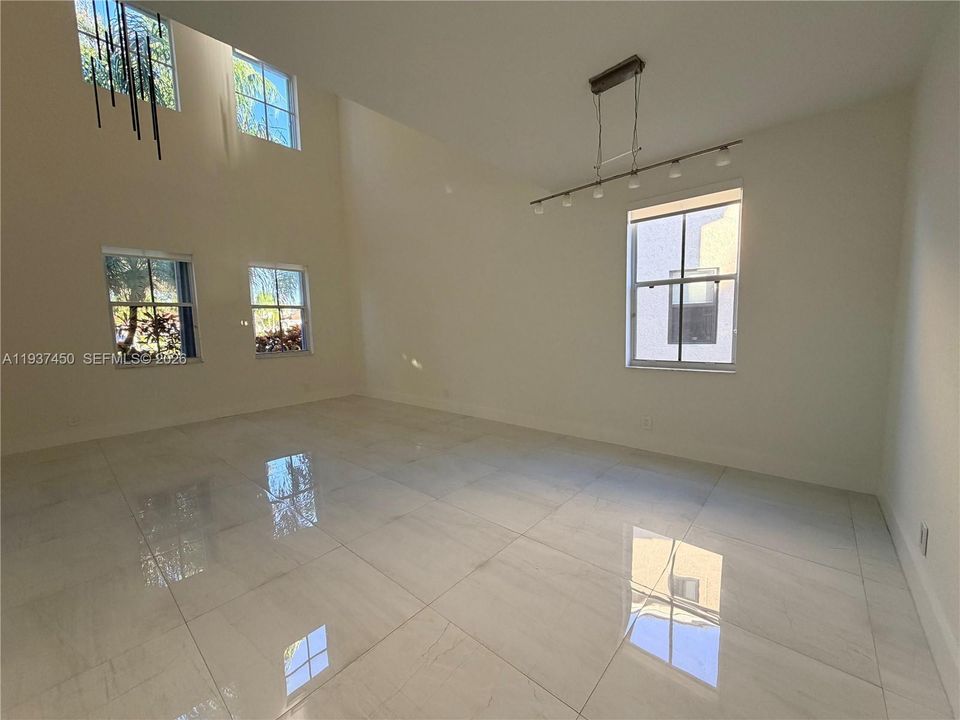 For Rent: $6,300 (4 beds, 3 baths, 2760 Square Feet)