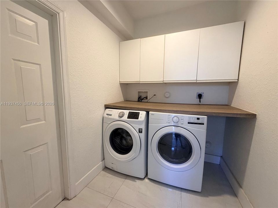 For Rent: $6,300 (4 beds, 3 baths, 2760 Square Feet)