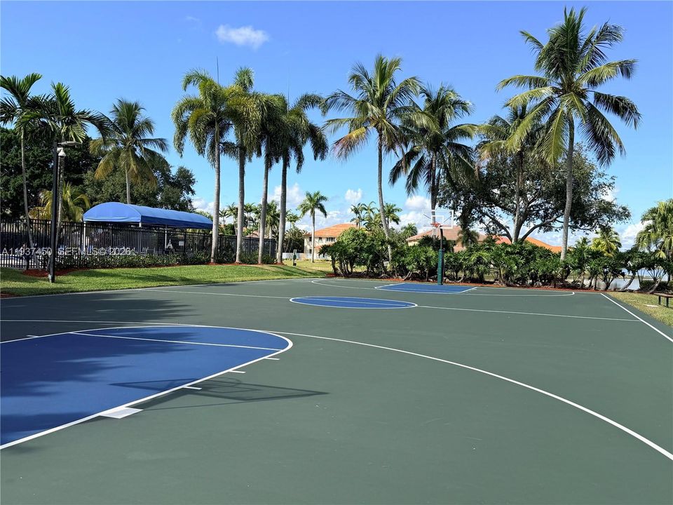 For Rent: $6,300 (4 beds, 3 baths, 2760 Square Feet)