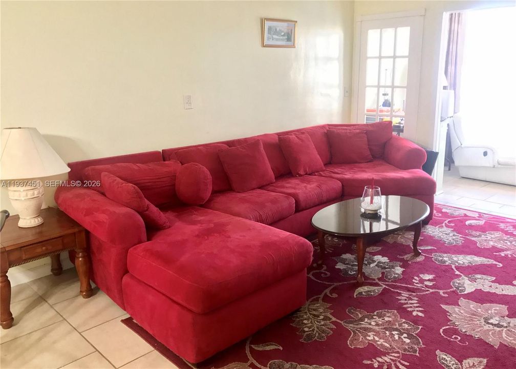 В аренду: $1,800 (1 спален, 1 ванн, 898 Квадратных фут)